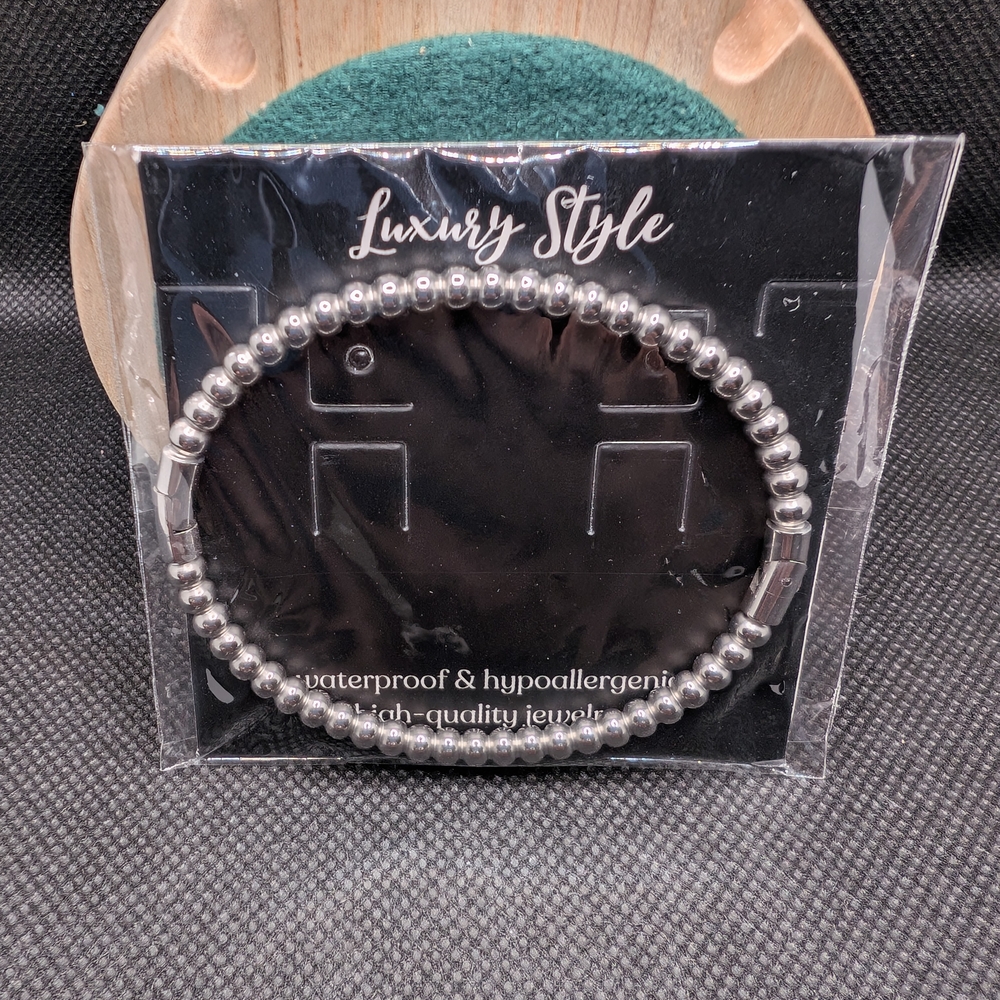 Luxury Style Stainless Steel Bangle Bracelet. New!